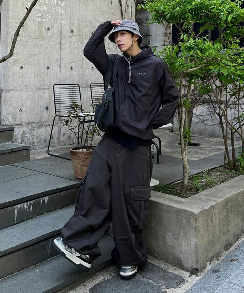 LMCの「OVAL GLOBE LIGHT WEIGHT JACKET charcoal(ナイロンジャケット・レディース・その他・S/M/L)」の2枚目の写真