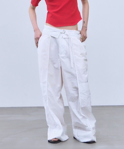 THINGS THAT MATTER(シングス ザット マター)の「WORK TAFFETA PANTS / ワーク タフタ パンツ(その他パンツ・レディース・ブラウン/ホワイト/ブラック・FREE)」の2枚目の写真