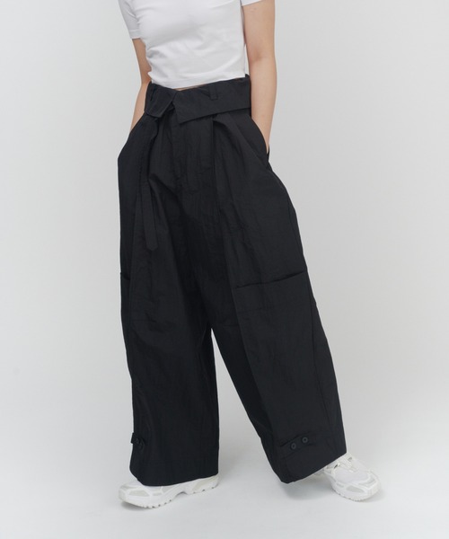 THINGS THAT MATTER(シングス ザット マター)の「WORK TAFFETA PANTS / ワーク タフタ パンツ(その他パンツ・レディース・ブラウン/ホワイト/ブラック・FREE)」の4枚目の写真