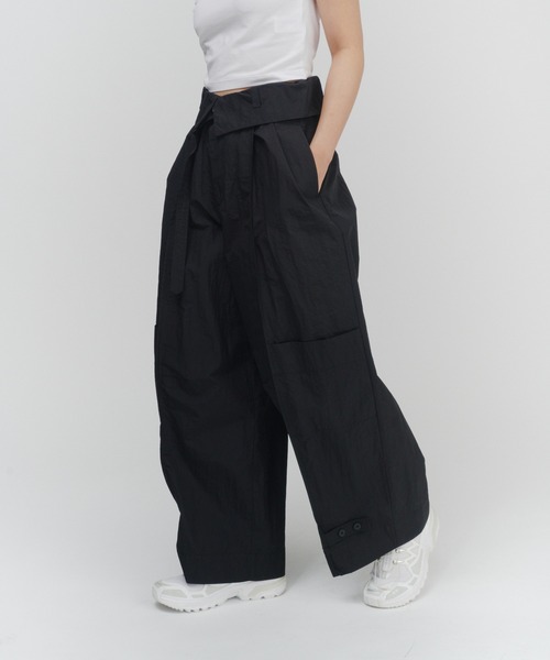 THINGS THAT MATTER(シングス ザット マター)の「WORK TAFFETA PANTS / ワーク タフタ パンツ(その他パンツ・レディース・ブラウン/ホワイト/ブラック・FREE)」の5枚目の写真