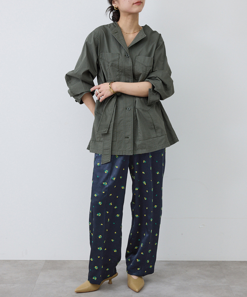 SLOBE IENA（スローブイエナ）の「flower刺繍サテンイージーパンツ（その他パンツ・レディース・ネイビー/イエロー・FREE）」の3枚目の写真