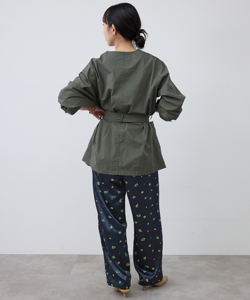 SLOBE IENA（スローブイエナ）の「flower刺繍サテンイージーパンツ（その他パンツ・レディース・ネイビー/イエロー・FREE）」の6枚目の写真