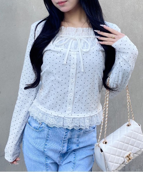 INGNI（イング）の「レースレイヤード風リボン付きリブトップス（Tシャツ/カットソー・レディース・グレー×ホワイト/レッド系3/ブラック×ホワイト/ブラック系その他4/ホワイト系その他・M）」の2枚目の写真