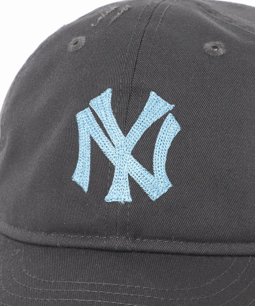 NEW ERA（ニューエラ）の「NEW ERA / ニューエラ 別注 9THIRTY(TM) ハードウォッシュ Yankees（キャップ・メンズ・チャコールグレー/アイボリー・FREE）」の6枚目の写真