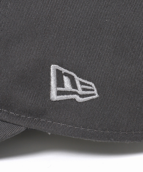 NEW ERA（ニューエラ）の「NEW ERA / ニューエラ 別注 9THIRTY(TM) ハードウォッシュ Yankees（キャップ・メンズ・チャコールグレー/アイボリー・FREE）」の8枚目の写真