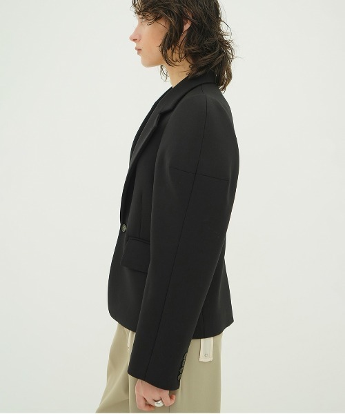 CLANE（クラネ）の「SCULPTED SLEEVE COMPACT JACKET（テーラードジャケット・レディース・ブラック/ベージュ・1/2）」の5枚目の写真