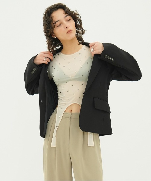 CLANE（クラネ）の「SCULPTED SLEEVE COMPACT JACKET（テーラードジャケット・レディース・ブラック/ベージュ・1/2）」の9枚目の写真