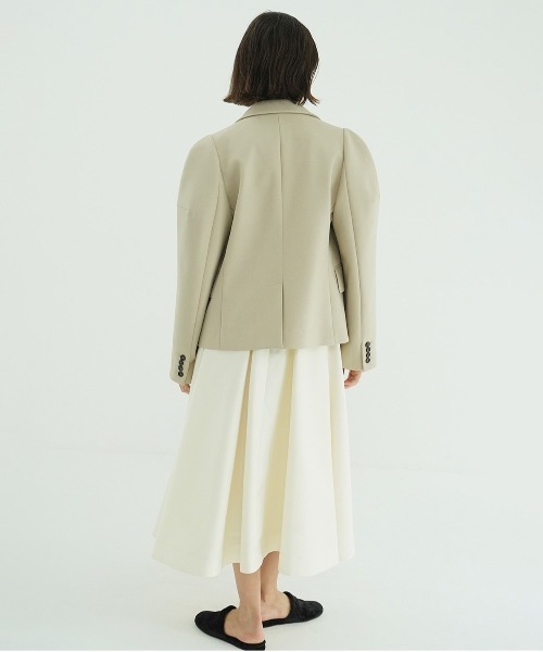 CLANE（クラネ）の「SCULPTED SLEEVE COMPACT JACKET（テーラードジャケット・レディース・ブラック/ベージュ・1/2）」の12枚目の写真