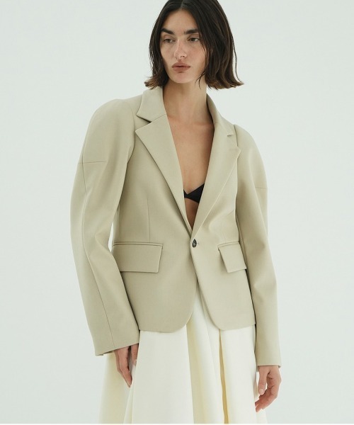 CLANE（クラネ）の「SCULPTED SLEEVE COMPACT JACKET（テーラードジャケット・レディース・ブラック/ベージュ・1/2）」の13枚目の写真
