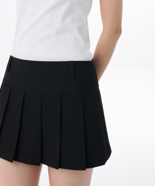 MUSINSA STANDARD WOMAN（ムシンサスタンダードウーマン）の「ウィメンズ ローライズプリーツミニスカート [ブラック]（スカート・レディース・その他・X-SMALL/SMALL/MEDIUM/LARGE）」の8枚目の写真