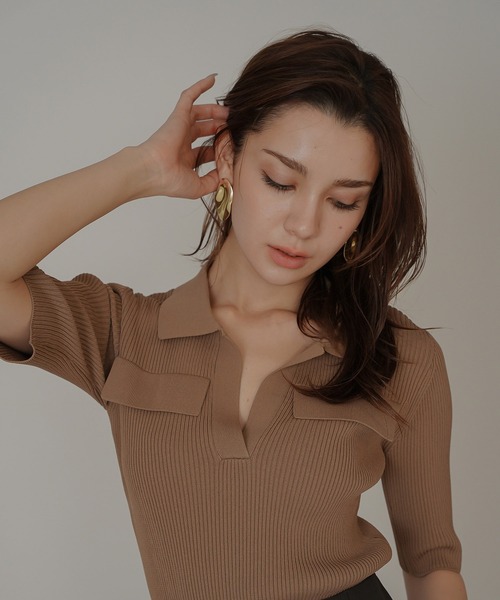 KINO THE KEI(キノザケイ)の「リブニット ポロシャツ KINO THE KEI(ポロシャツ・レディース・ブラック/ホワイト/モカ・フリー)」の9枚目の写真
