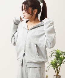 Laufer（ロイファー）の「【Laufer】エンブレム スタッズ ダブルジップ パーカー ショート丈 【セットアップ可能】  Emblem Studs Double-Zip Hoodie（パーカー）」