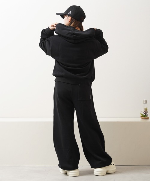 Laufer(ロイファー)の「【Laufer】エンブレム スタッズ ダブルジップ パーカー ショート丈 【セットアップ可能】/ Emblem Studs Double-Zip Hoodie(パーカー・メンズ・ブラウン/ブラック/グレー・M/L/XL)」の21枚目の写真