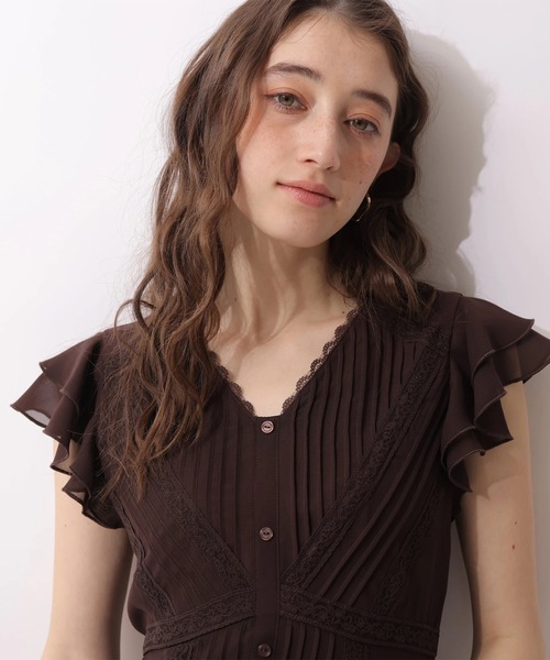 Rirandture（リランドチュール）の「ピンタックレースワンピース（ワンピース・レディース・グレイッシュベージュ/ダークブラウン・2/1）」の6枚目の写真