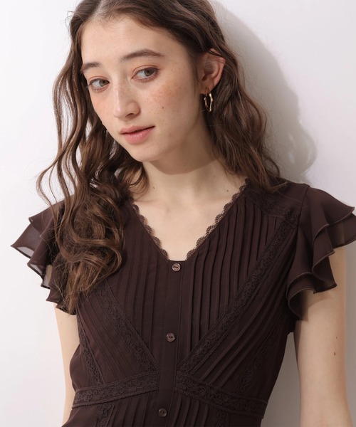 Rirandture（リランドチュール）の「ピンタックレースワンピース（ワンピース・レディース・グレイッシュベージュ/ダークブラウン・2/1）」の7枚目の写真