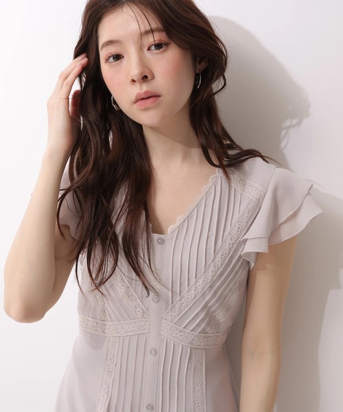 Rirandture（リランドチュール）の「ピンタックレースワンピース（ワンピース・レディース・グレイッシュベージュ/ダークブラウン・2/1）」の15枚目の写真