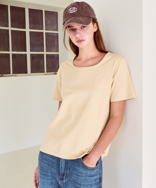 SLOWLOLLI(スローローリ)の「U neck short sleeve t-shirt_4 Colors(Tシャツ/カットソー・レディース・ブラック/ブラウン/アイボリー/Beige・FREE)」の6枚目の写真