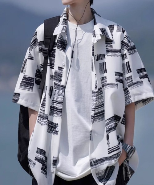 link lot(リンクロット)の「モダンアート柄 オーバーサイズ総柄シャツ(シャツ/ブラウス・メンズ・ブラック/ホワイト/ネイビー・M/L)」の4枚目の写真