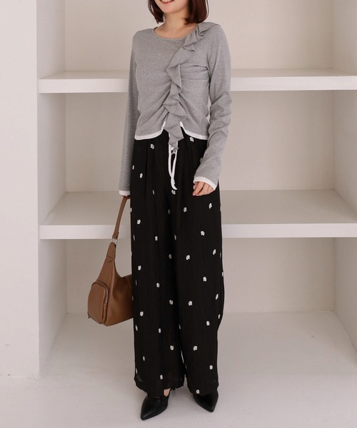 archives(アルシーヴ)の「花柄刺繍イージーワイドパンツ(その他パンツ・レディース・アイボリー/ブラック・MEDIUM)」の18枚目の写真