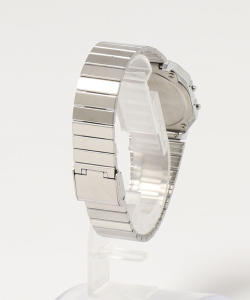 CASIO（カシオ）の「【CASIO】メタルデジタルクラシック（デジタル腕時計・レディース・シルバー/シルバー系その他・FREE）」の4枚目の写真