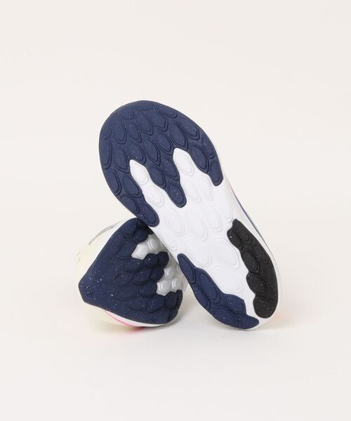 NEW BALANCE(ニューバランス)の「【New Balance/ニューバランス】NB W520 1N8 D フレッシュフォーム(スニーカー・レディース・ベージュ系・23.5cm/23.0cm/25.0cm/24.5cm/24.0cm/22.5cm)」の3枚目の写真