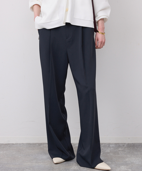 SLOBE IENA（スローブイエナ）の「イージーワイドパンツ（スラックス・レディース・ベージュ/ネイビー・34/36/38/40）」の2枚目の写真