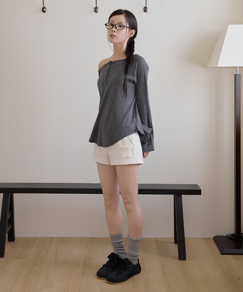 UNE MANSION（ユヌマンション）の「【UNE ORIGINAL】ウエストゴムミニポケットユニークフロントボタンスウェットショートパンツ（スウェットパンツ・レディース・クリーム/ブラック/ネイビー・FREE）」の22枚目の写真