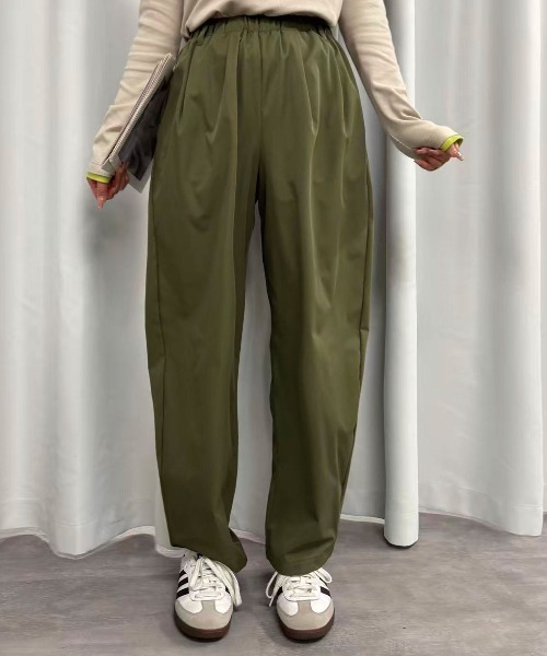Lots of Love(ロッツオブラブ)の「マシュマロツイルタックコクーンパンツ(その他パンツ・レディース・オフホワイト/カーキ/ブラック/ベージュ・M)」の14枚目の写真