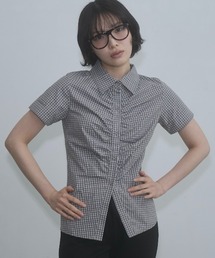 FEKETE（フェケテ）の「gather compact-fit shirt / ギャザータイトシャツ（シャツ/ブラウス）」