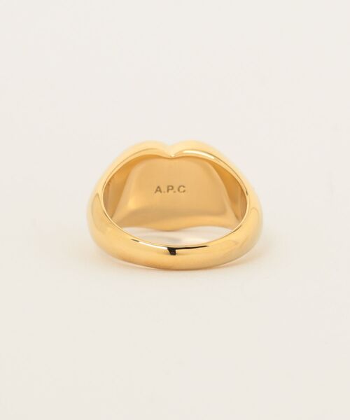 A.P.C.（アーペーセー）の「BAGUE COEUR（リング・レディース・ゴールド・ONESIZE）」の2枚目の写真