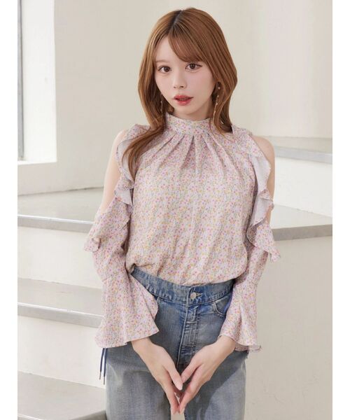 EATME（イートミー）の「【日比谷花壇コラボ】フリルオープンショルダーフラワーブラウス（シャツ/ブラウス・レディース・ピンク/ブラック/イエロー・FREE）」の11枚目の写真