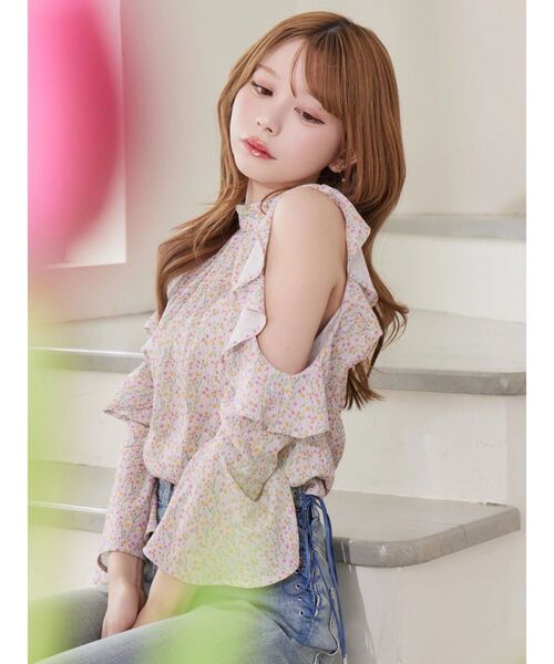 EATME（イートミー）の「【日比谷花壇コラボ】フリルオープンショルダーフラワーブラウス（シャツ/ブラウス・レディース・ピンク/ブラック/イエロー・FREE）」の15枚目の写真