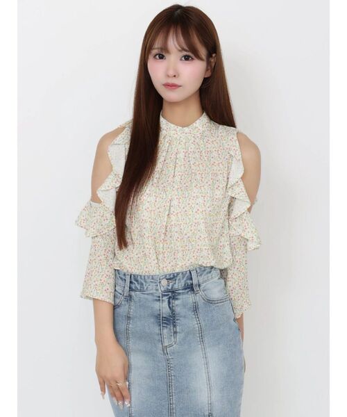 EATME（イートミー）の「【日比谷花壇コラボ】フリルオープンショルダーフラワーブラウス（シャツ/ブラウス・レディース・ピンク/ブラック/イエロー・FREE）」の22枚目の写真