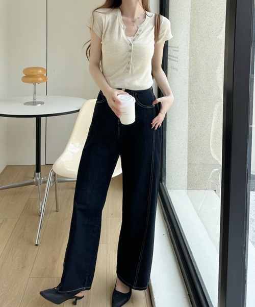 Ada.(エイダ)の「ボタンデザイン ヘンリーネック コンパクト 半袖 カットソー(Tシャツ/カットソー・レディース・レッド/チャコール/ベージュ・FREE)」の20枚目の写真
