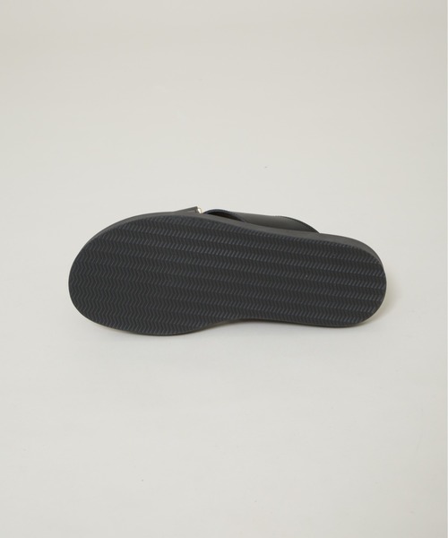 PADRONE（パドローネ）の「PADRONE THE STANDARD LINE/別注CROSS STRAP SANDAL/クロスストラップ（サンダル・メンズ・ブラック・42/41/40）」の4枚目の写真