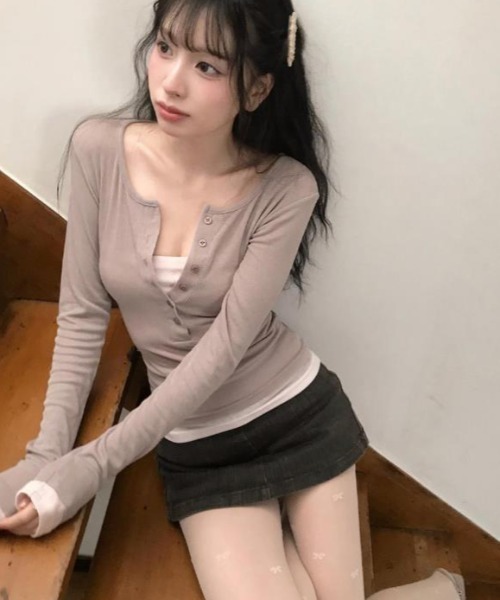 semplice（センプリチェ）の「カットソー【韓国ファッション】（Tシャツ/カットソー・レディース・ブラック/ベージュ/ダークグレー・F）」の11枚目の写真