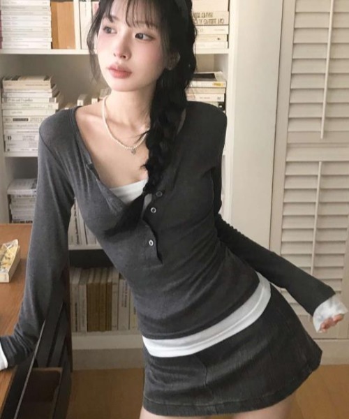 semplice（センプリチェ）の「カットソー【韓国ファッション】（Tシャツ/カットソー・レディース・ブラック/ベージュ/ダークグレー・F）」の14枚目の写真