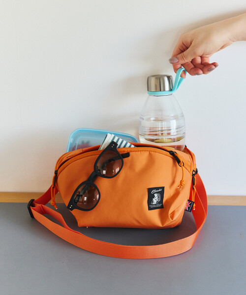 COBMASTER(コブマスター)の「別注 KOOLTHING SOFT COOLER BAG XS クールシング ソフトクーラーバッグ【保冷】(ショルダーバッグ・レディース・オレンジ/ライム/グレー/ブラック・ONE SIZE)」の8枚目の写真