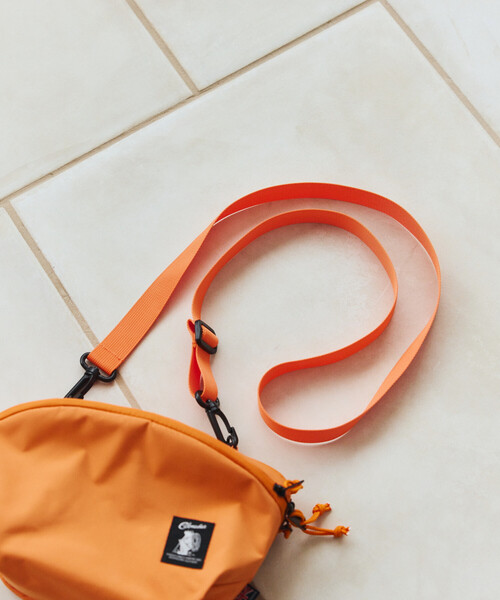 COBMASTER(コブマスター)の「別注 KOOLTHING SOFT COOLER BAG XS クールシング ソフトクーラーバッグ【保冷】(ショルダーバッグ・レディース・オレンジ/ライム/グレー/ブラック・ONE SIZE)」の12枚目の写真