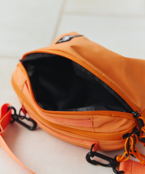 COBMASTER(コブマスター)の「別注 KOOLTHING SOFT COOLER BAG XS クールシング ソフトクーラーバッグ【保冷】(ショルダーバッグ・レディース・オレンジ/ライム/グレー/ブラック・ONE SIZE)」の21枚目の写真