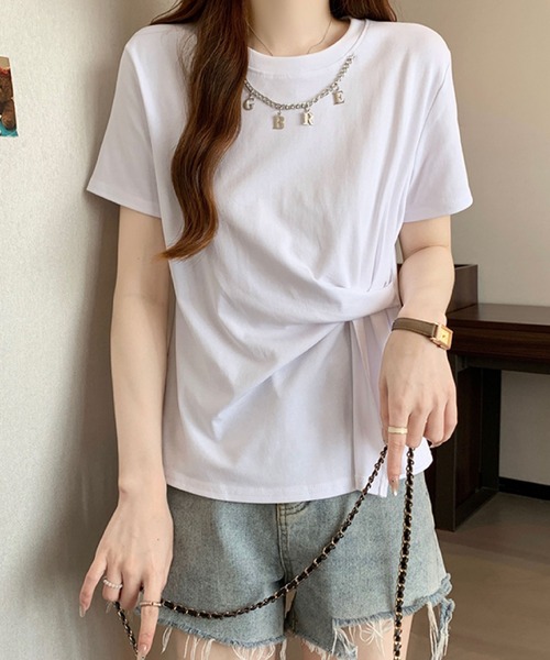 2ly2(トゥーリートゥー)の「チェーンネックデザイン ドレープトップス(Tシャツ/カットソー・レディース・ブルー/ブラック/ピンク/ホワイト・FREE)」の18枚目の写真