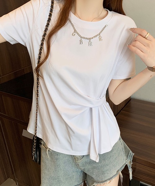 2ly2(トゥーリートゥー)の「チェーンネックデザイン ドレープトップス(Tシャツ/カットソー・レディース・ブルー/ブラック/ピンク/ホワイト・FREE)」の14枚目の写真