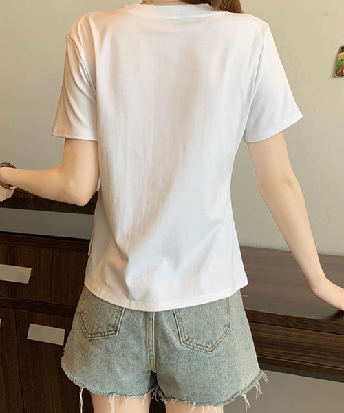 2ly2(トゥーリートゥー)の「チェーンネックデザイン ドレープトップス(Tシャツ/カットソー・レディース・ブルー/ブラック/ピンク/ホワイト・FREE)」の13枚目の写真