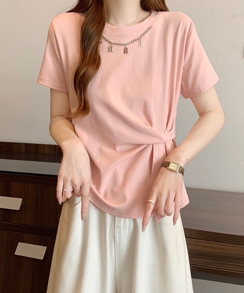 2ly2(トゥーリートゥー)の「チェーンネックデザイン ドレープトップス(Tシャツ/カットソー・レディース・ブルー/ブラック/ピンク/ホワイト・FREE)」の11枚目の写真