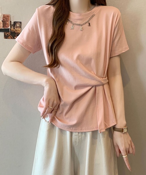 2ly2(トゥーリートゥー)の「チェーンネックデザイン ドレープトップス(Tシャツ/カットソー・レディース・ブルー/ブラック/ピンク/ホワイト・FREE)」の10枚目の写真