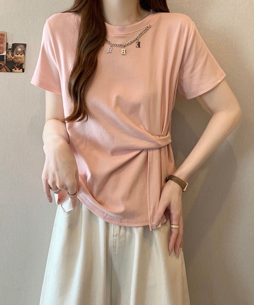 2ly2(トゥーリートゥー)の「チェーンネックデザイン ドレープトップス(Tシャツ/カットソー・レディース・ブルー/ブラック/ピンク/ホワイト・FREE)」の9枚目の写真