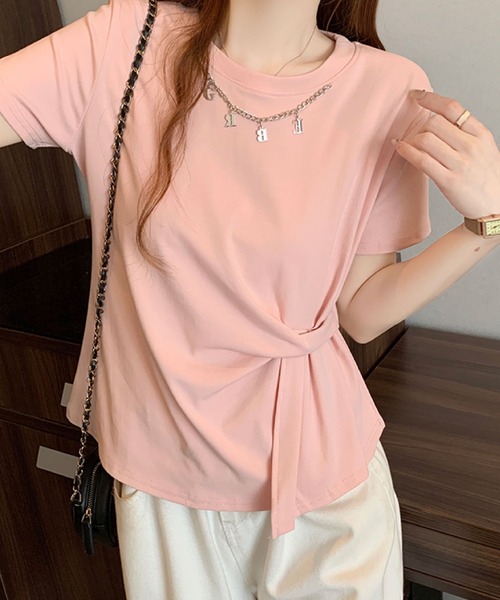 2ly2(トゥーリートゥー)の「チェーンネックデザイン ドレープトップス(Tシャツ/カットソー・レディース・ブルー/ブラック/ピンク/ホワイト・FREE)」の7枚目の写真