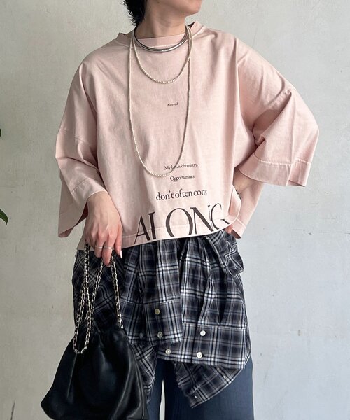 un dix cors(アンディコール)の「ピグメントオーバーロゴTEE(Tシャツ/カットソー・レディース・チャコールグレー/オフホワイト/ピンク/ベージュ・FREE)」の4枚目の写真
