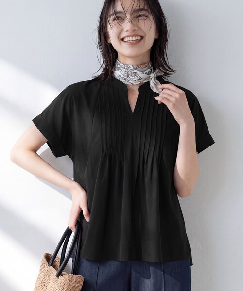 INDIVI(インディヴィ)の「【撥水/UVケア/SETUP可能】軽量タックスキッパーブラウス(シャツ/ブラウス・レディース・ベージュ/ブルー系その他/ブラック/ホワイト・05/13/15 /38/34/19)」の14枚目の写真