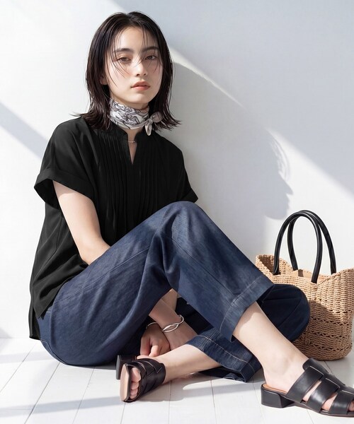 INDIVI(インディヴィ)の「【撥水/UVケア/SETUP可能】軽量タックスキッパーブラウス(シャツ/ブラウス・レディース・ベージュ/ブルー系その他/ブラック/ホワイト・05/13/15 /38/34/19)」の16枚目の写真